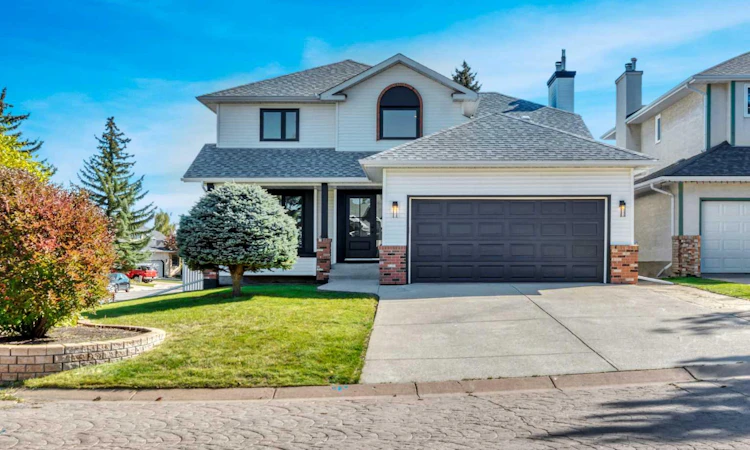 238 Hawktree Bay NW