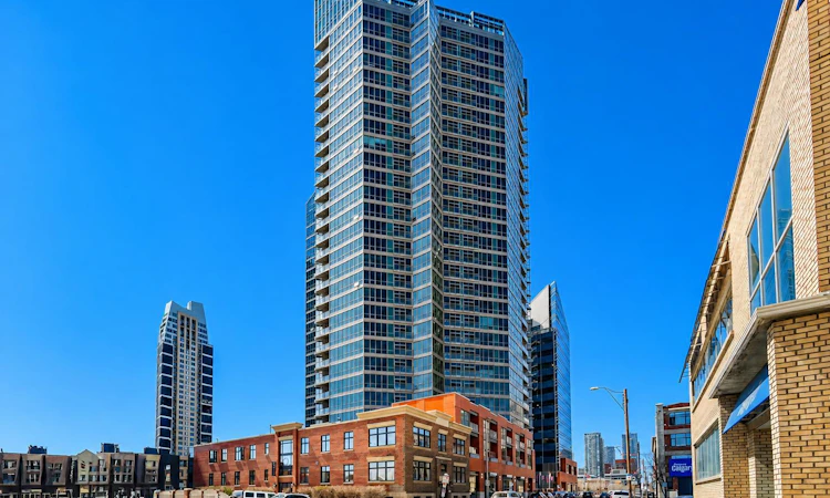 2203-225 11 Avenue SE