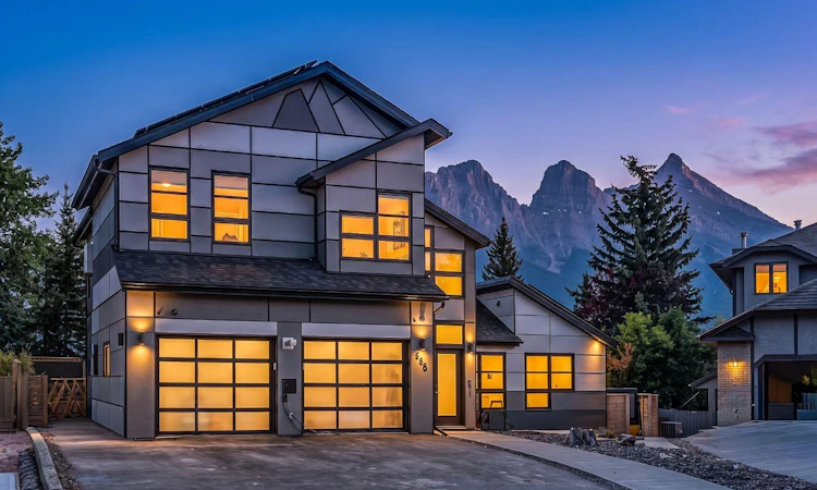 258 Grizzly Crescent