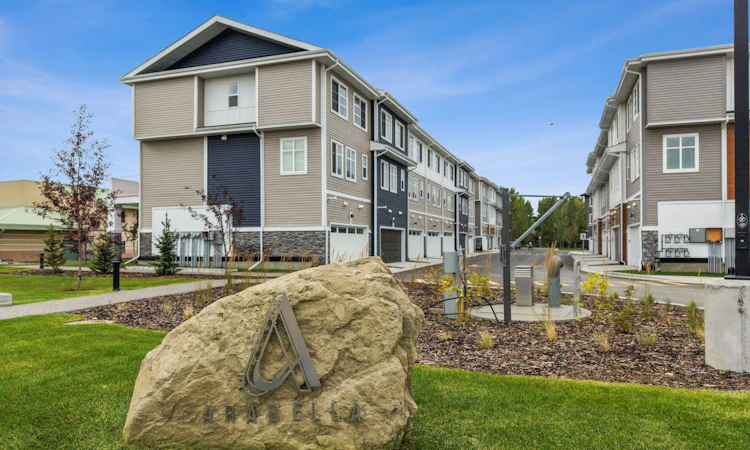 352-141 Prince Court