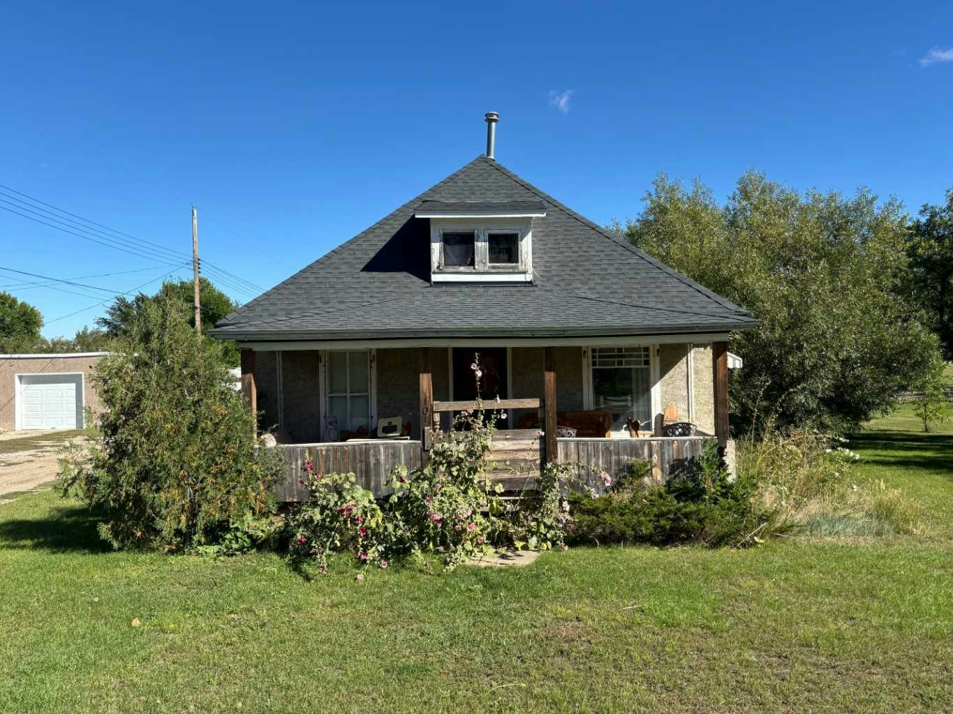 101 3 Street, Warner, AB, T0K 2L0