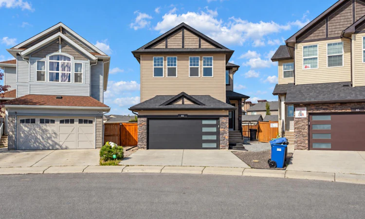 44 Skyview Point Terrace NE