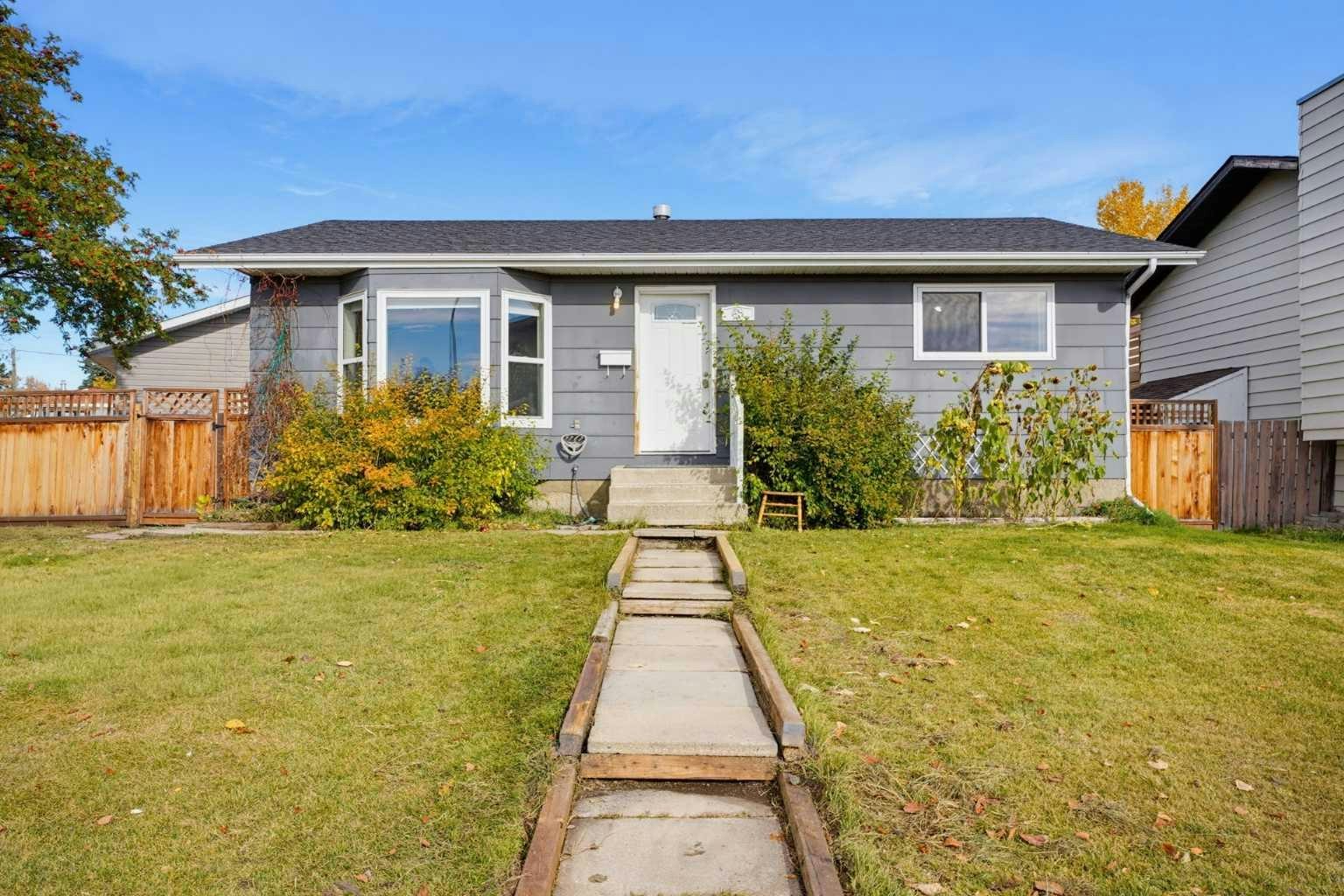 63 Dundee Crescent, Penhold, AB, T0M 1R0