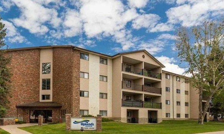 303-85 Foxbend Crescent N