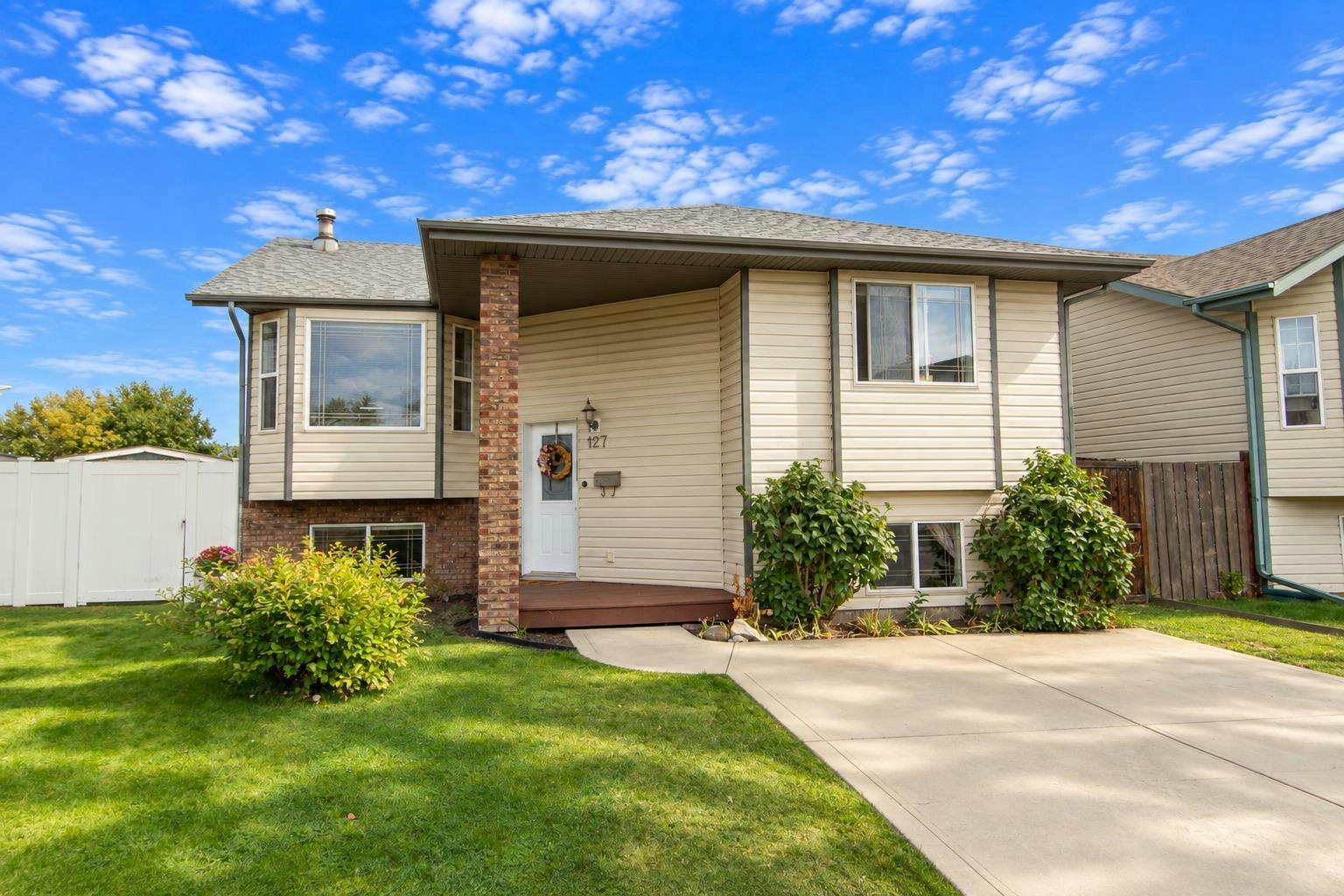 127 Dolan Close, Red Deer, AB, T4R 3A3