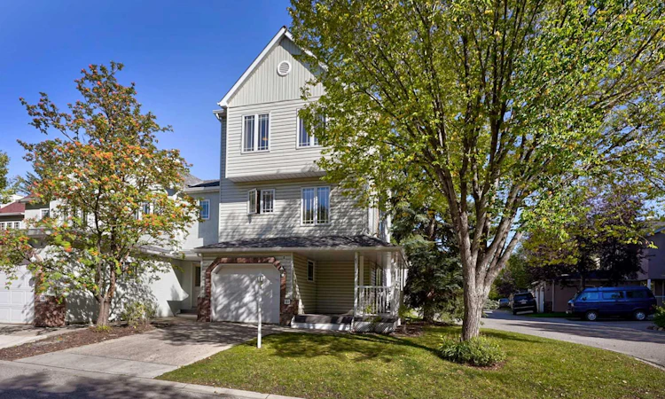 192 Inglewood Cove SE