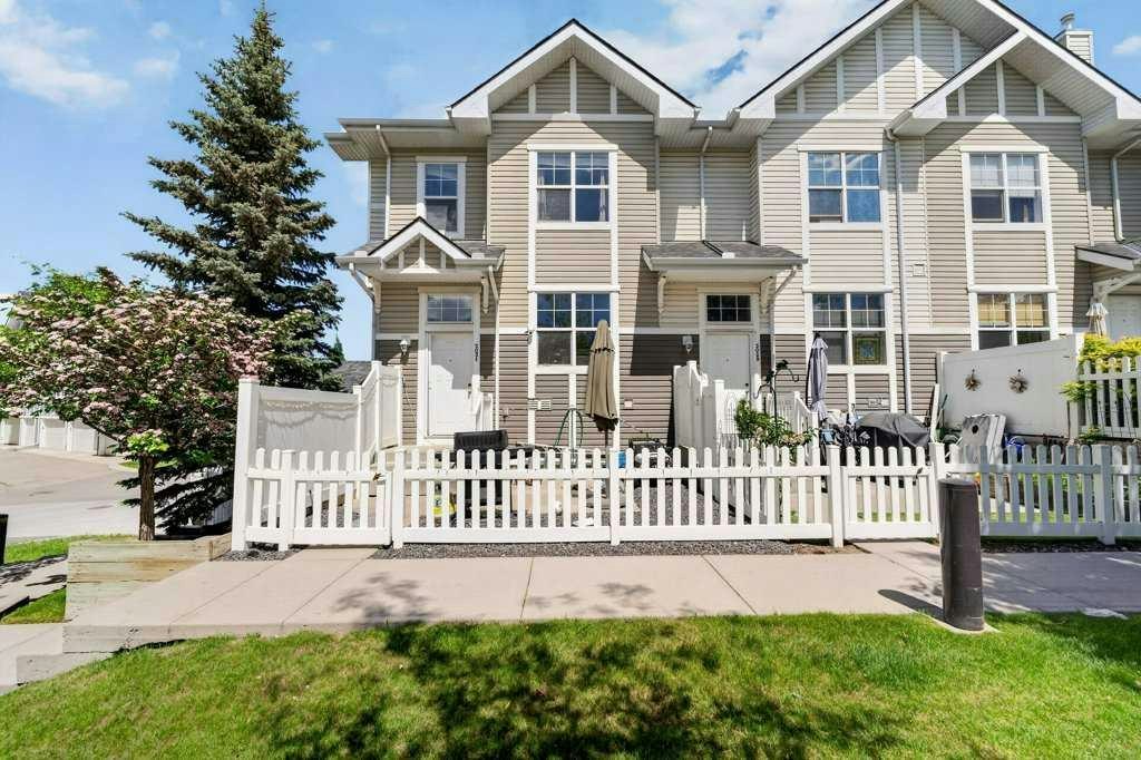 3031 New Brighton Gardens SE, Calgary, AB, T2Z 4J4