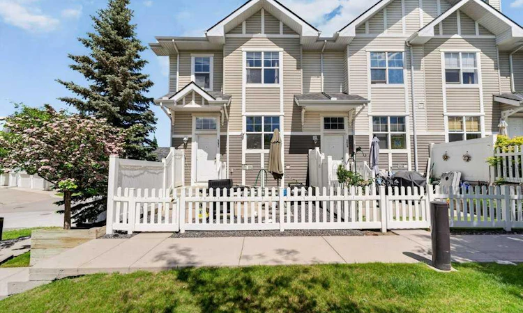 3031 New Brighton Gardens SE