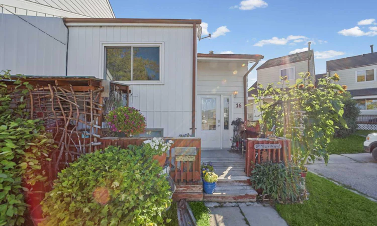 16 Princess Petra Avenue