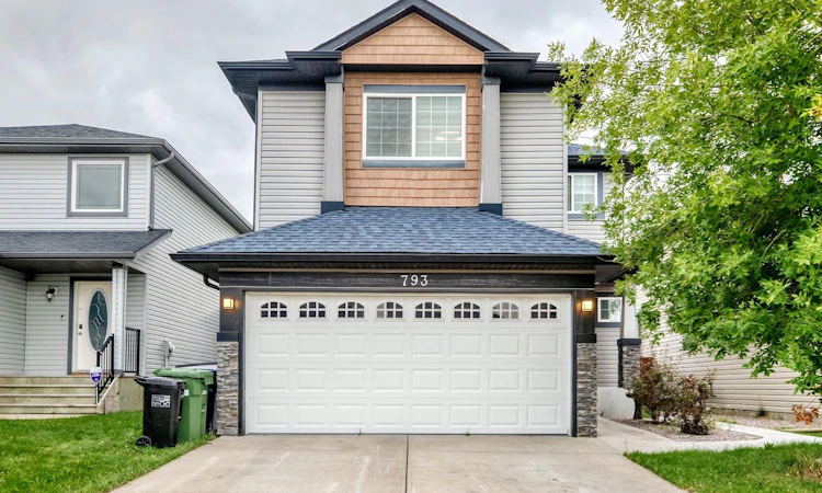 793 Luxstone Landing