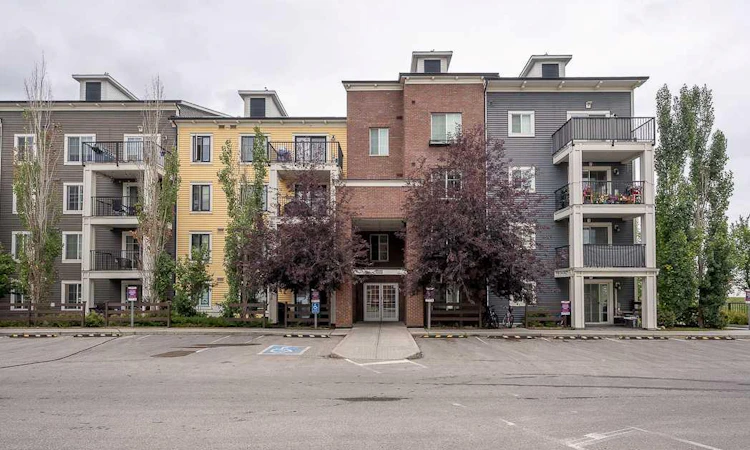 4303-755 Copperpond Boulevard SE