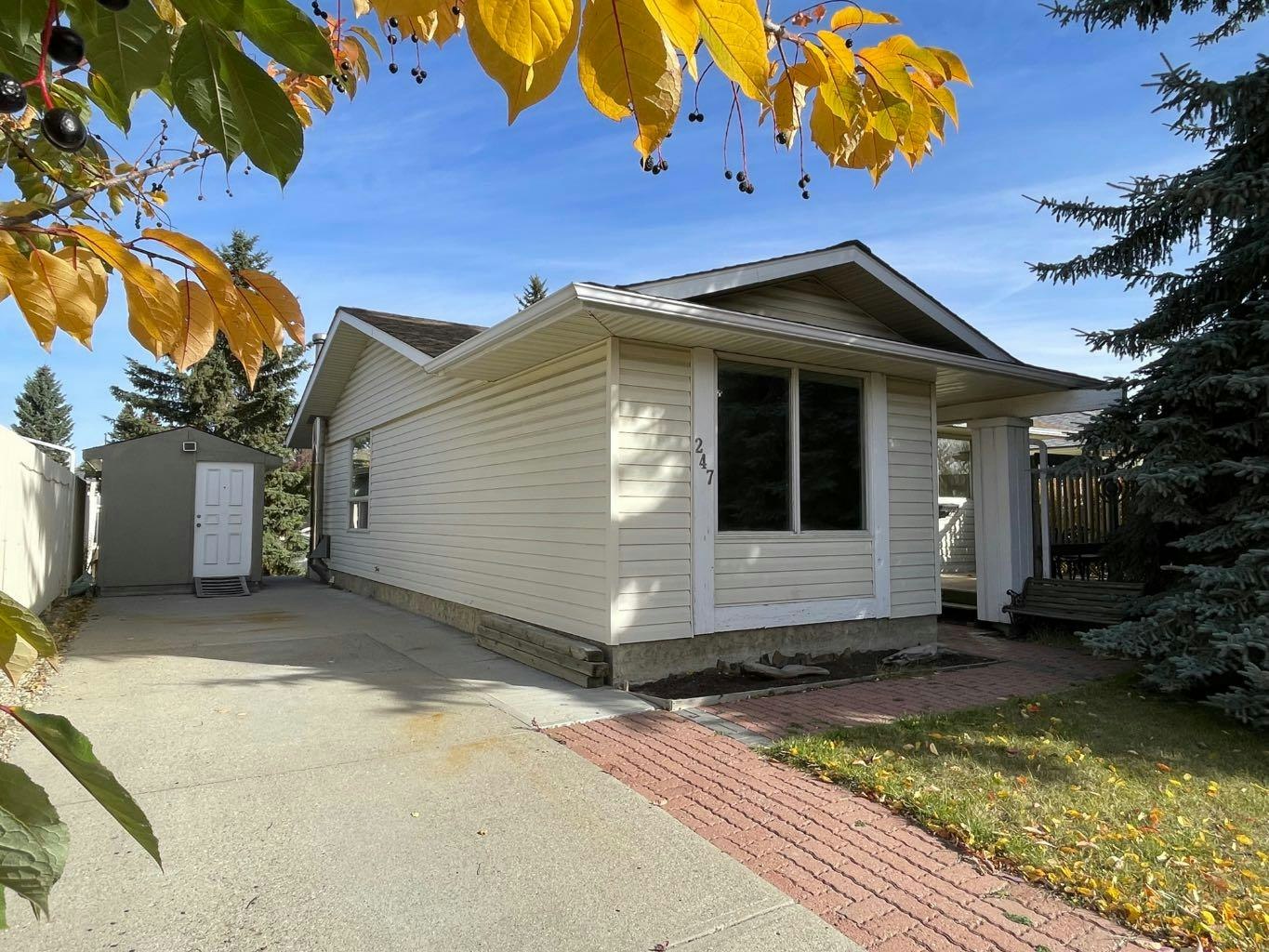 247 Bracewood Road SW, Calgary, AB, T2W 3C2