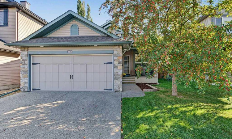 162 Brightonstone Landing SE