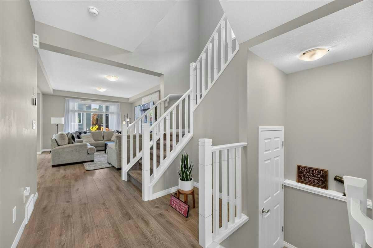 33 Yorkville Green SW - 5
