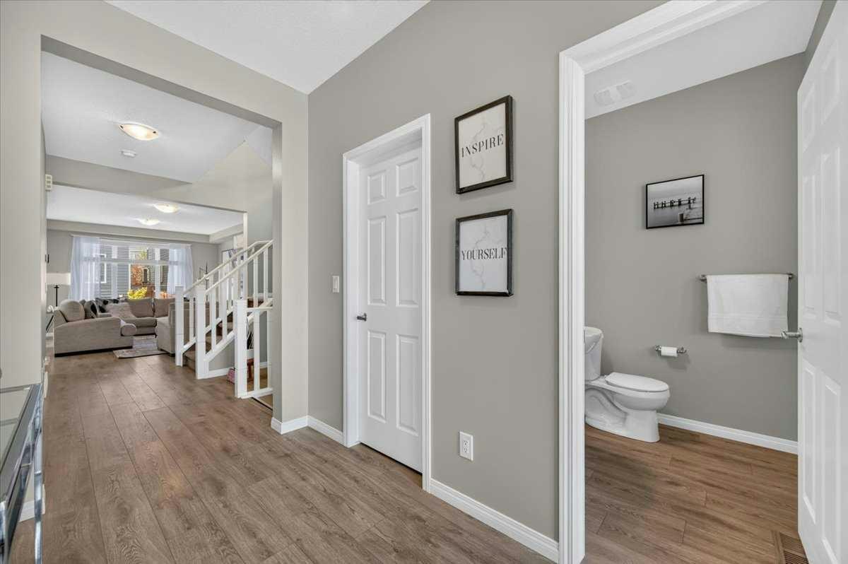 33 Yorkville Green SW - 4