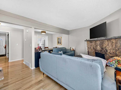 61-4940 39 Avenue SW - 5