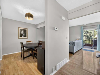 61-4940 39 Avenue SW - 3