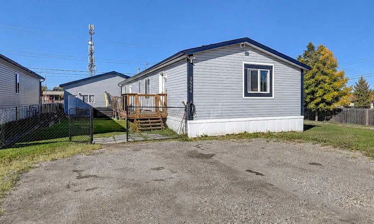 9924 99 Street E
