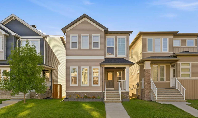 6 Evanscrest Heights NW