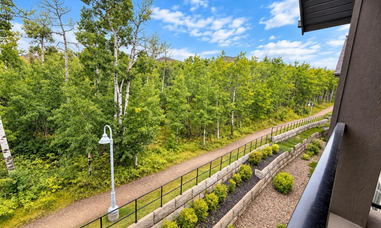 313-25 Aspenmont Heights SW