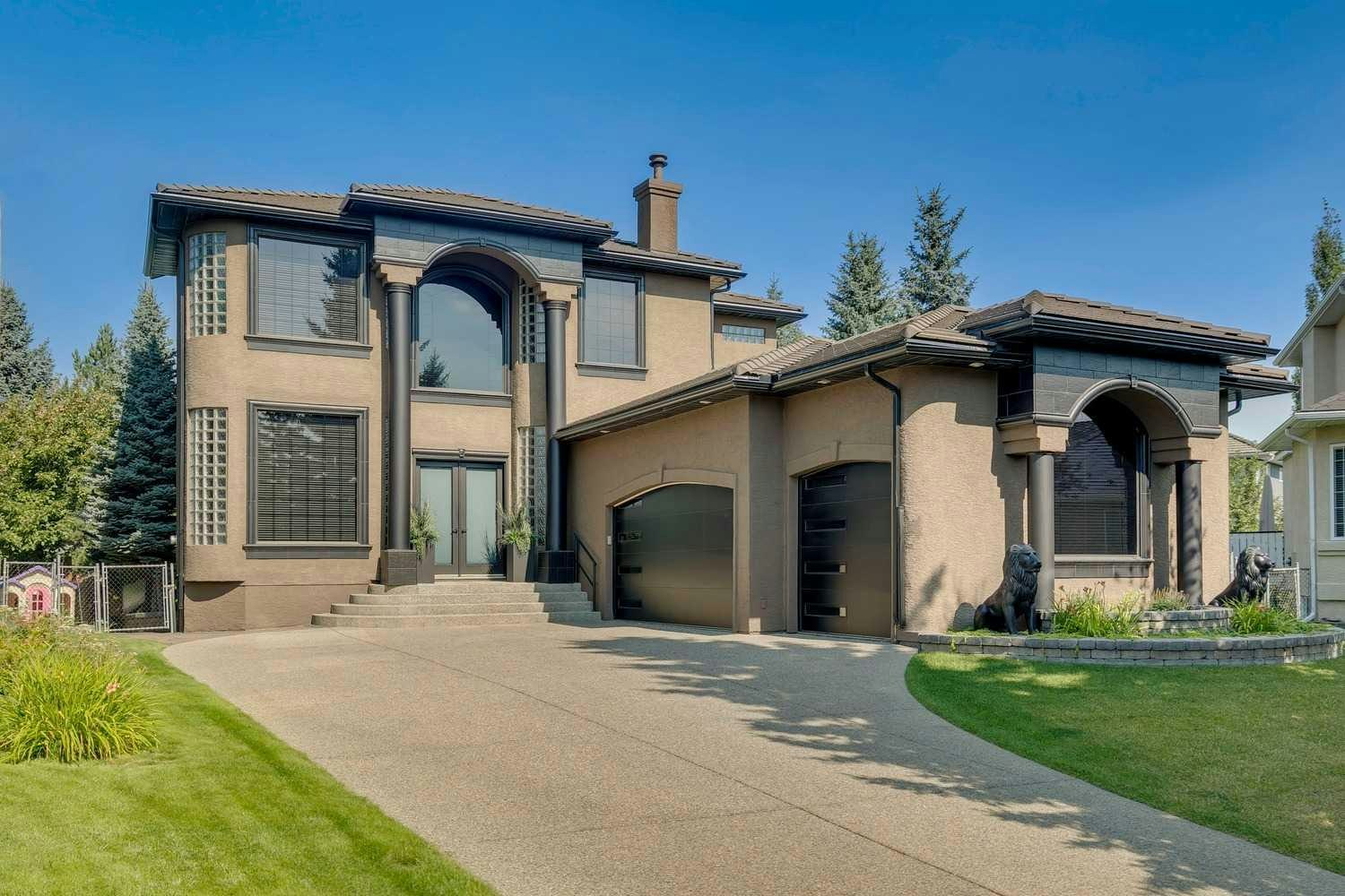 9 Evergreen Cove SW, Calgary, AB, T2Y 3J7