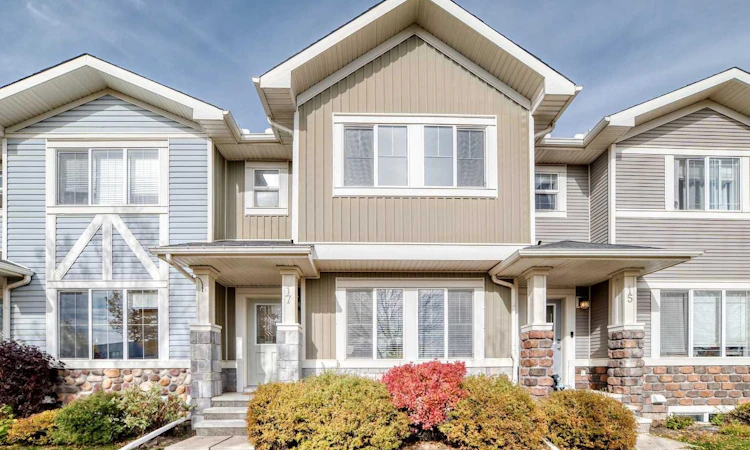 17 Kings Heights Dr SE