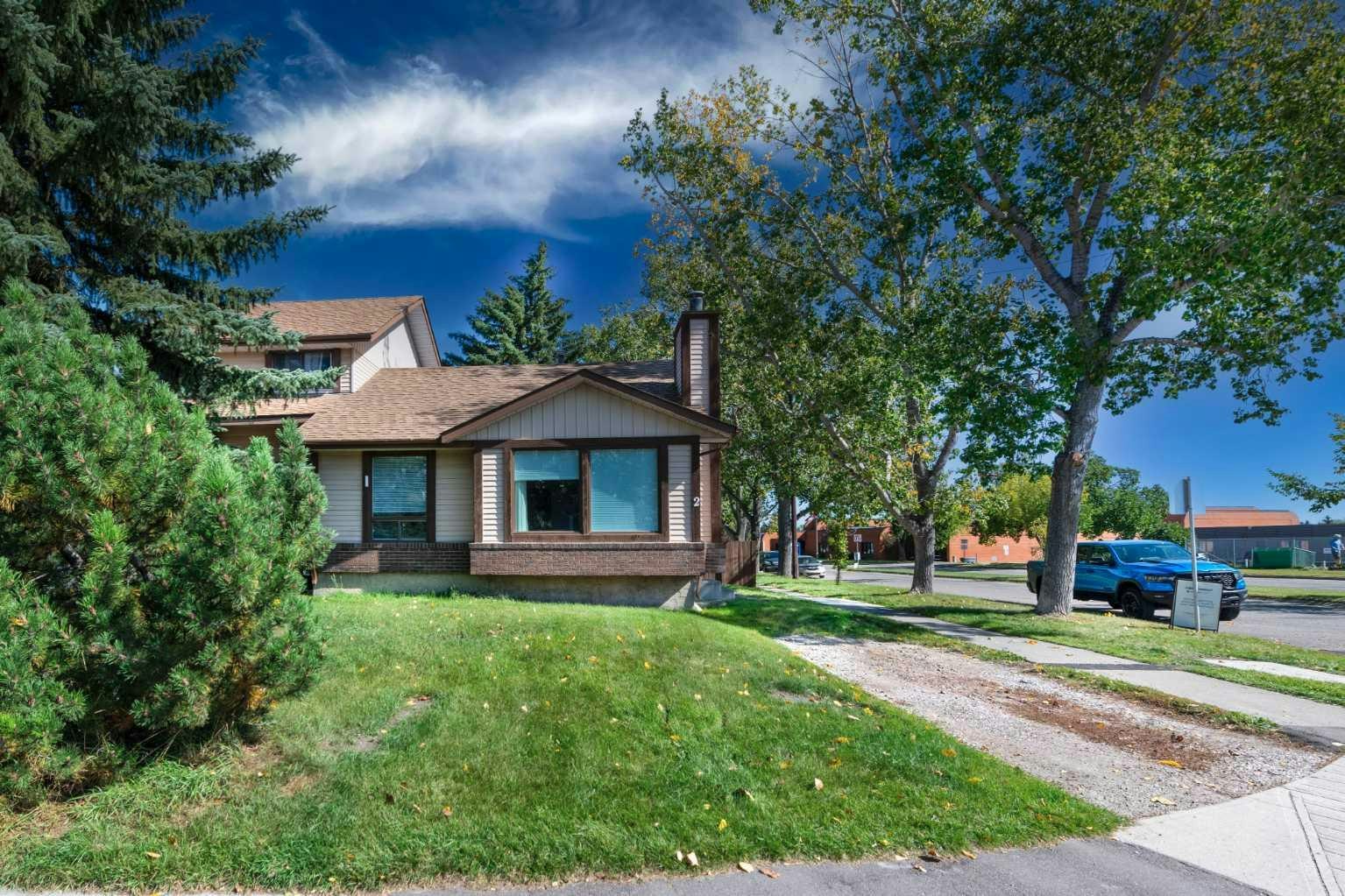 2 Deer Lane Road SE, Calgary, AB, T2J 5V7