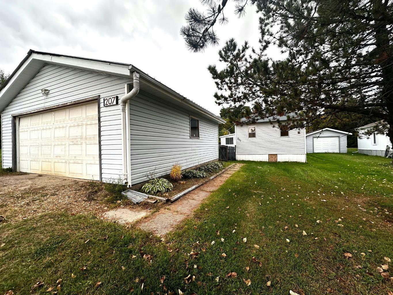 207 Percy Street, Camrose, AB, T0C 0L0