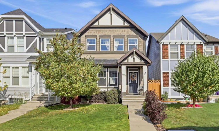 1025 New Brighton Grove SE