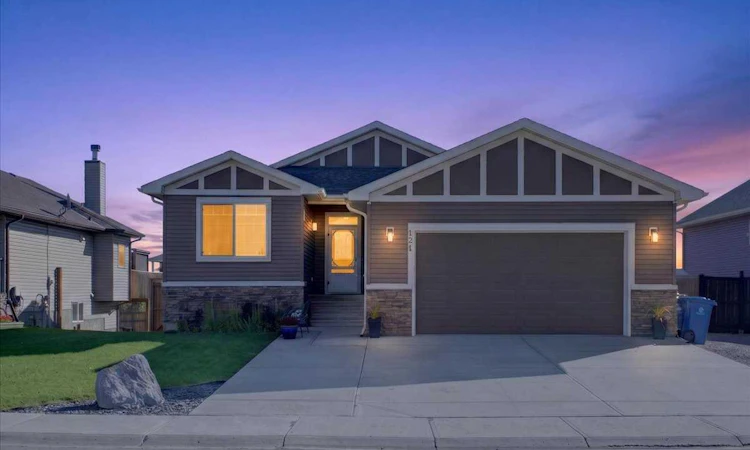 134 Hanson Drive NE