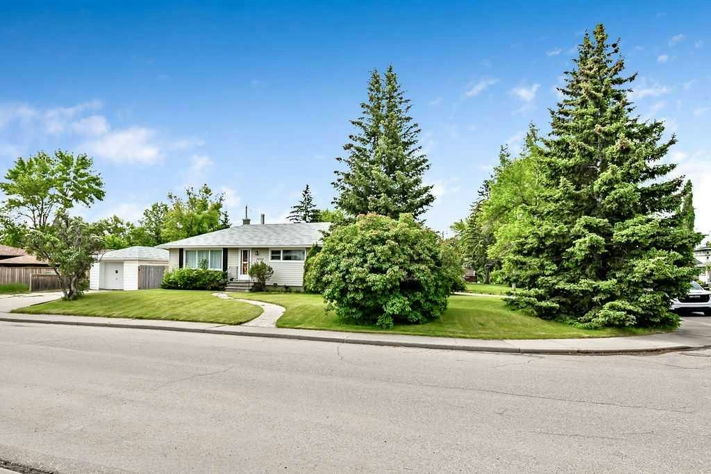 3807 25 Avenue SW, Calgary, AB, T3E 0L3