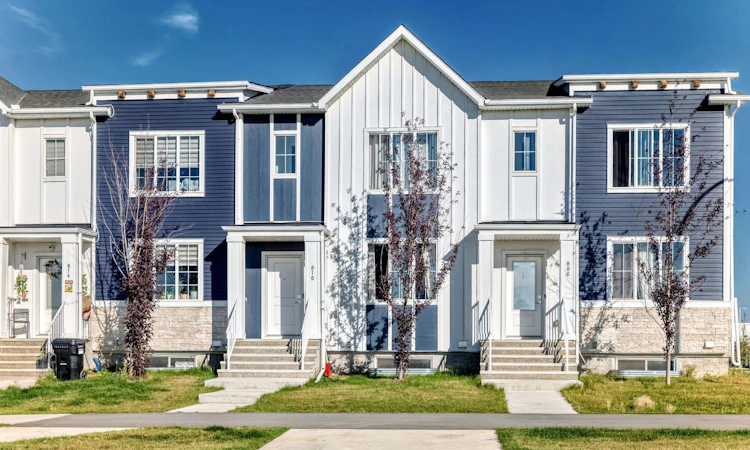810 Cornerstone Street NE