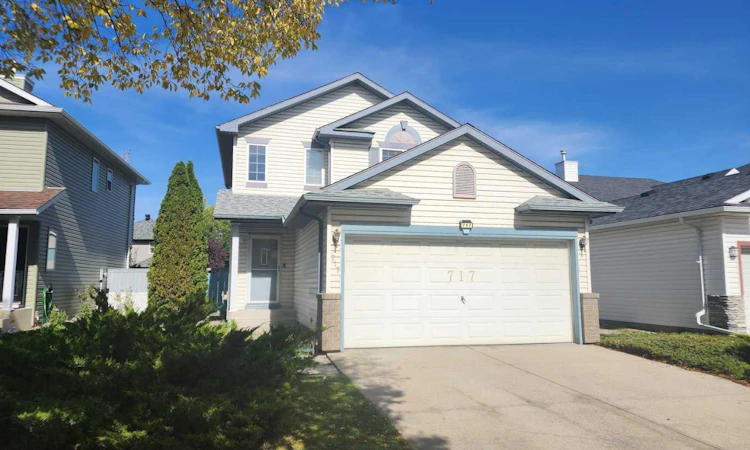 717 Harvest Hills Drive NE