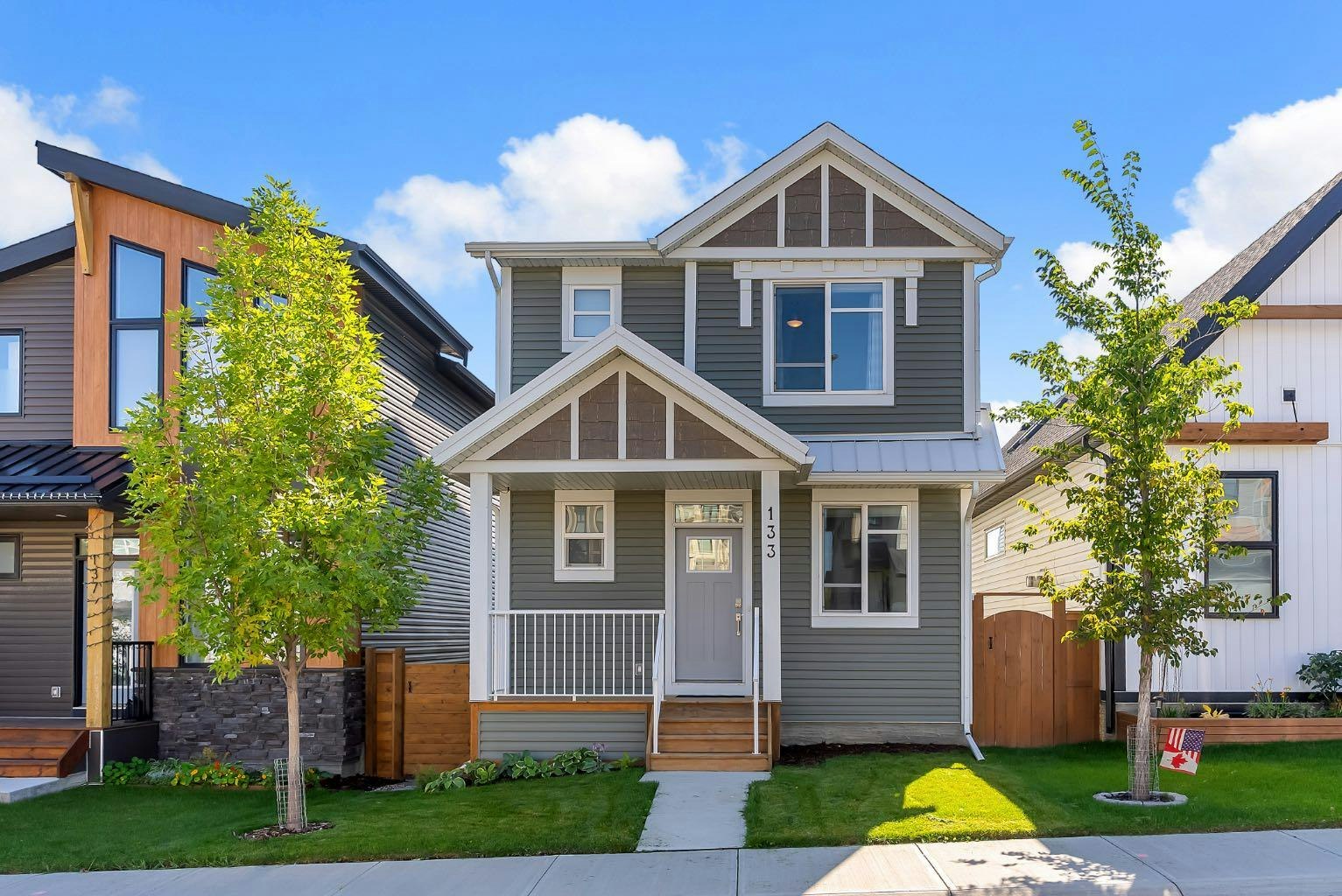 133 Rochester Way NW, Calgary, AB, T3L 2M4