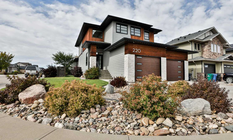220 Canyon Estates Way W