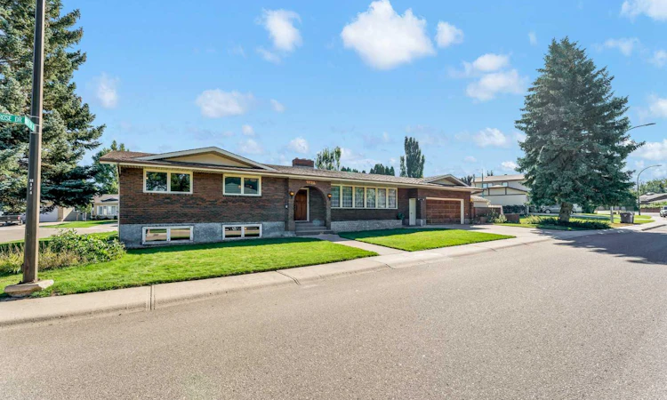 167 Primrose Drive SE