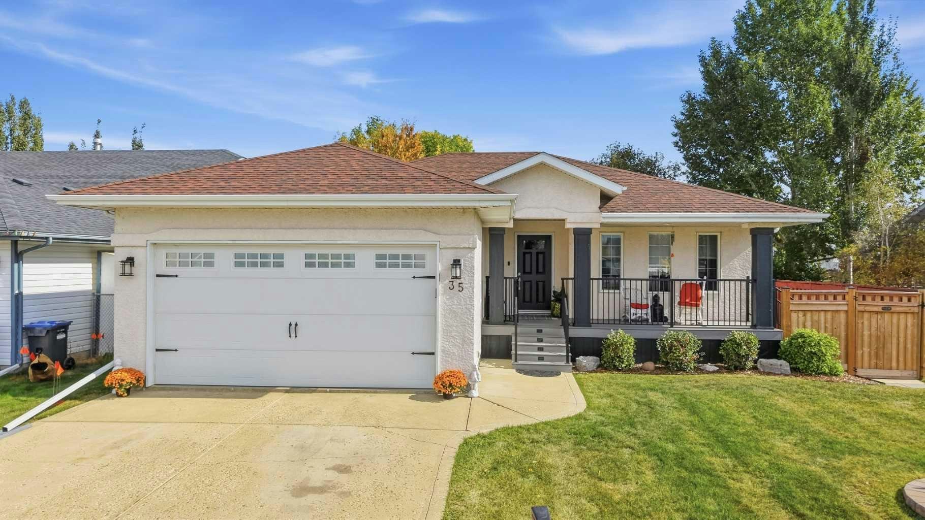35 Heenan Crescent, Sylvan Lake, AB, T4S 1Z8