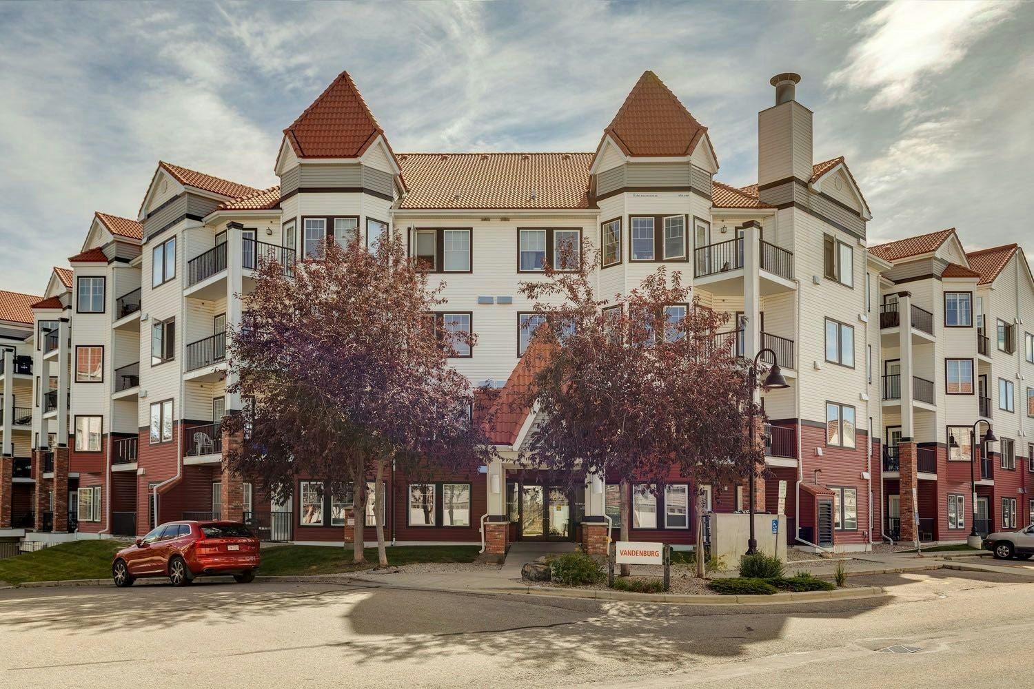 210-20 Royal Oak Plaza NW, Calgary, AB, T3G 0C1