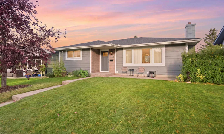 1161 Hunterston Hill NW