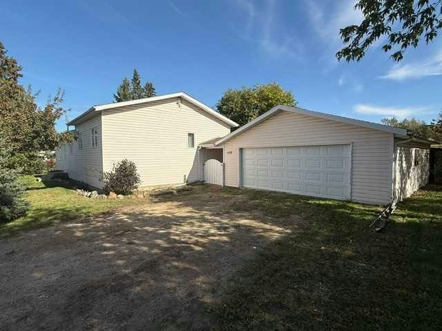 11137 92 Street, Peace River, AB, T8S 1P6