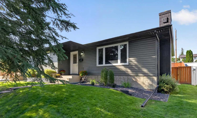 292 Silver Brook Way NW