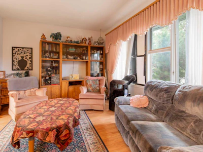 3905 23 Avenue S - 5