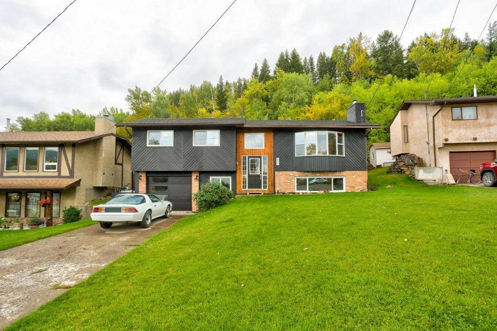 609 230 Street, Crowsnest Pass, AB, T0K 1C0