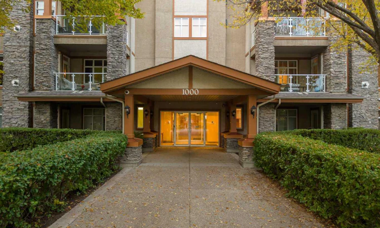 1104-1104 Lake Fraser Court SE