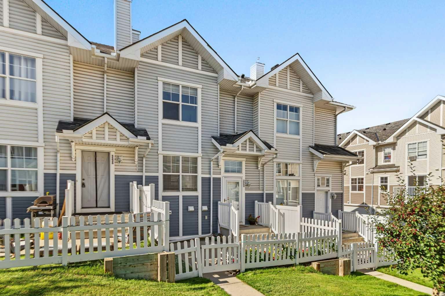3240 New Brighton Gardens SE, Calgary, AB, T2Z 0A3