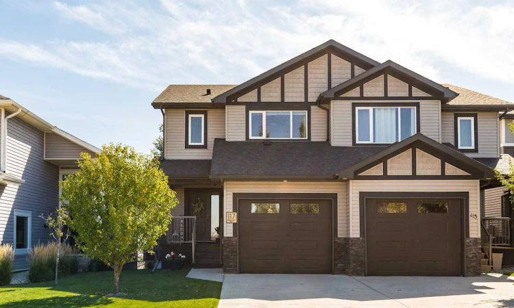 117 Northlander Bend W