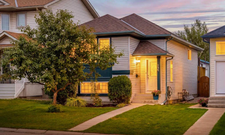 139 Country Hills Way NW