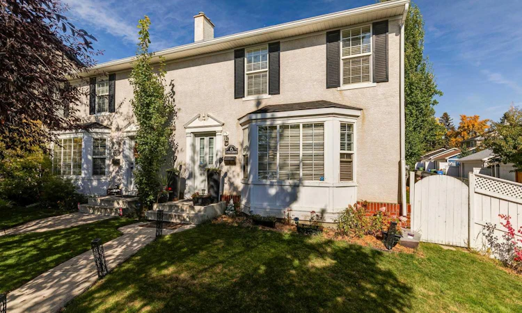 6 Ypres Green SW
