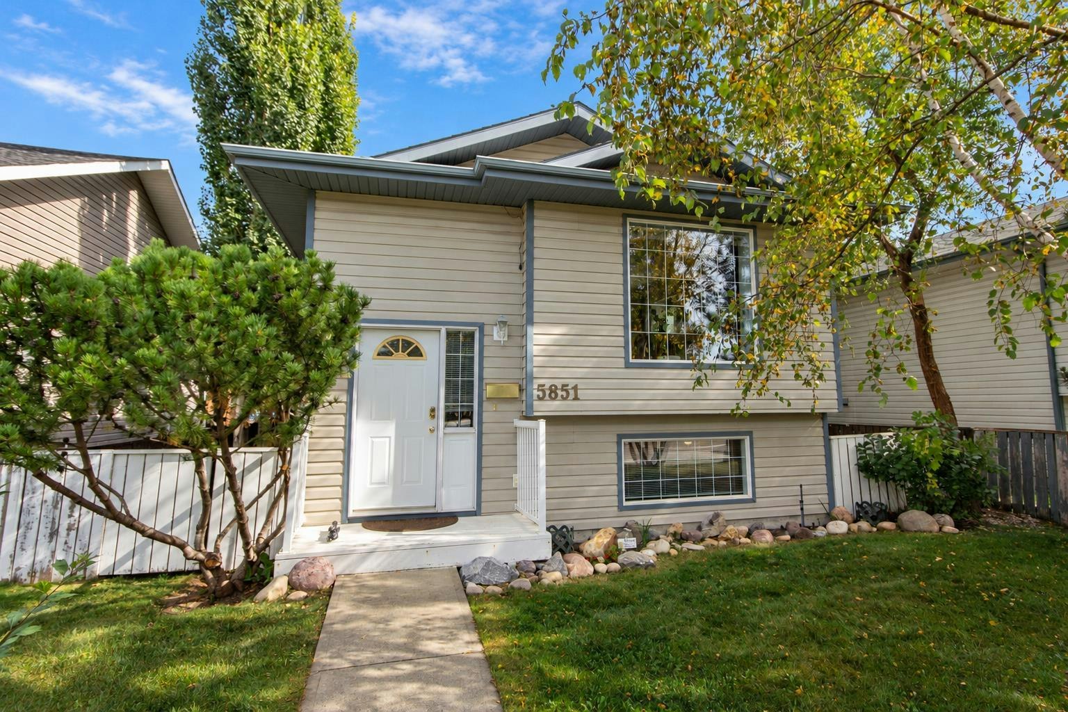 5851 58 Avenue, Red Deer, AB, T4N 4T9