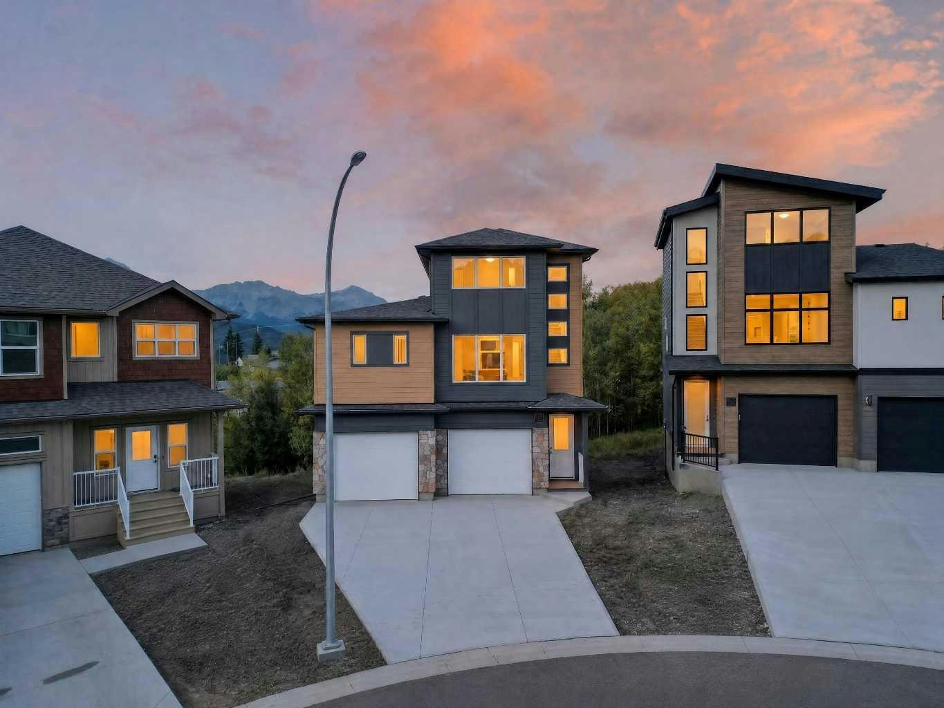 8602 25 Avenue, Crowsnest Pass, AB, T0K 0M0